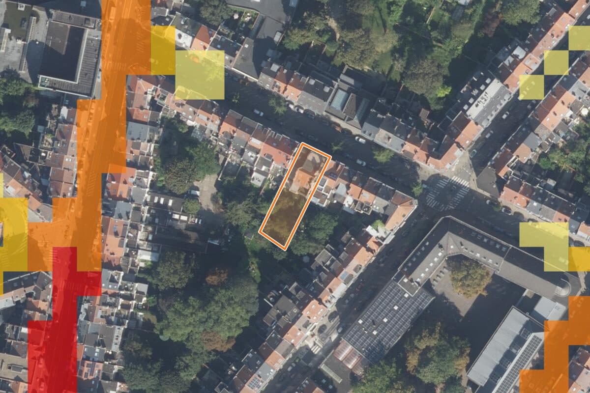 Luchtfoto rond het Hortamuseum met de geluidskaart van het wegverkeer over de straten en het perceel omlijnd.