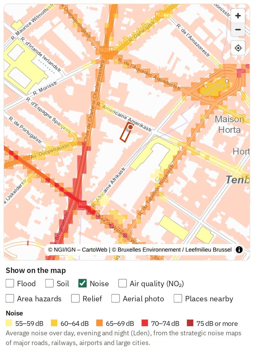 Map of the parcel with the noise map of the surrounding streets and its legend.